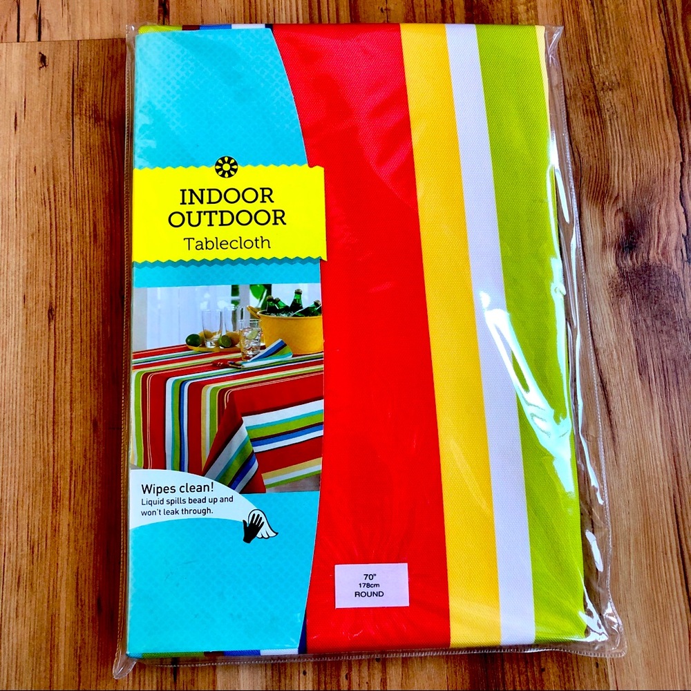 NEW Tablecloth Round INDOOR OUTDOOR NWT